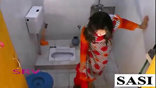 Wild Indian Sonia explores her sexual desires in hot video.